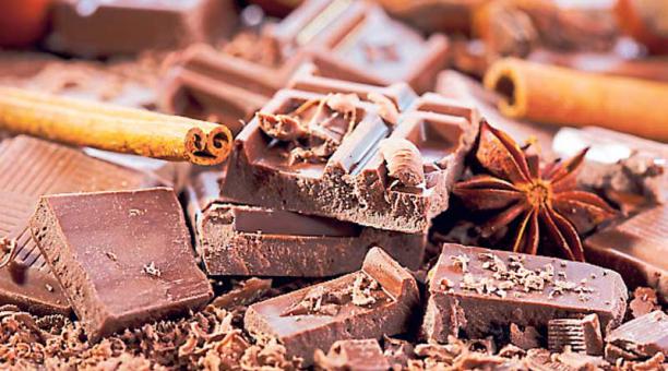 El chocolate otorga múltiples beneficios para la salud, aunque la ingesta debe ser moderada.