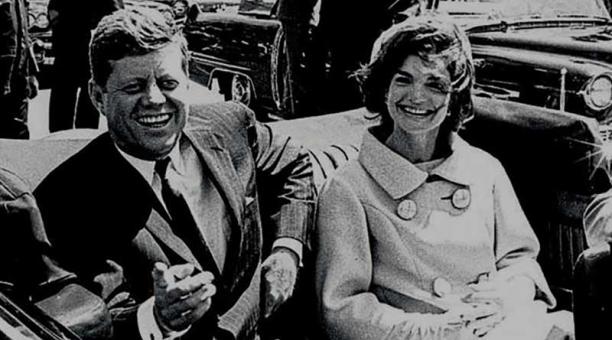 Una de las últimas fotografías de JFK y su esposa Jacqueline, antes de ser asesinado en Dallas, Texas. Foto: Archivo
