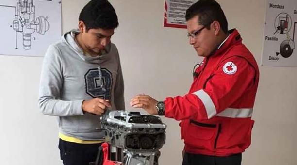 La escuela de conducción de la Cruz Roja está en la Rumipamba Oe319 y Antonio de Ulloa. Foto: Betty Beltrán / ÚN