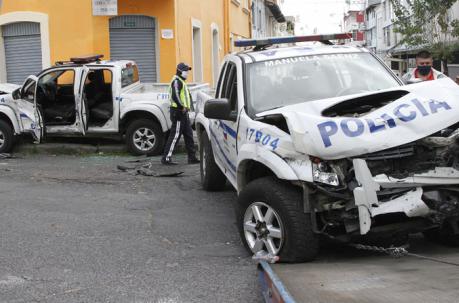 Los patrulleros quedaron ‘hecho pedazos’, y varios agentes golpeados.