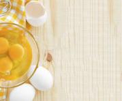 Nuevos estudios sugieren entre uno y tres huevos al día. Contienen proteína, vitaminas y minerales.