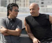 Vin Diesel (der.) junto al director Justin Lin en la saga de la pelìcula filmada en el 2011.