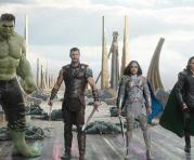 Mark Ruffalo, Tom Hiddleston, Chris Hemsworth, and Tessa Thompson in Thor: Ragnarok (2017). Foto: IMDB