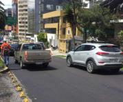 Un tramo de la Avenida Eloy Alfaro ya tiene nuevo pavimento. Foto: Paúl Rivas / ÚN