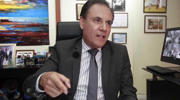 Carlos Ochoa afirma que si ha cometido algún error ha sido un error de buena fe, “administrativamente hablando”. Foto: ÚN