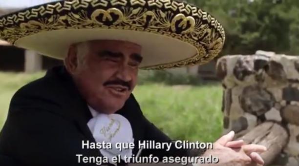 Vicente Fernández le canta a Hillary Clinton. Foto: Captura