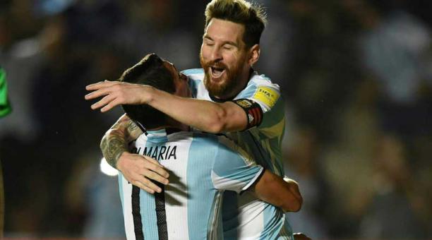 Un gol del argentino Lionel Messi fue seleccionado entre los diez que optan al premio Puskas al mejor del año. Foto: AFP