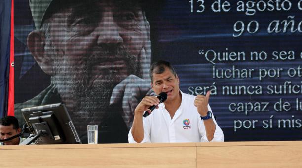 Rafael Correa durante el enlace sabatino en la provincia de Loja, Ecuador, el sábado 26 de noviembre de 2016. Foto: EFE