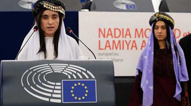 Lamiya Aji Bashar y Nadia Murad fueron esclavas sexuales de ISIS. Foto: AFP