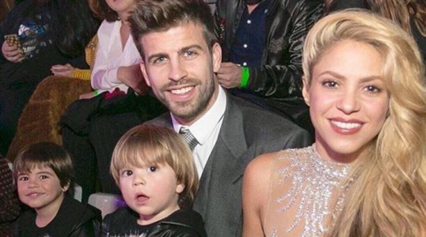 Shakira junto a su esposo Gerard Piqué y sus hijos. Foto: Instagram.