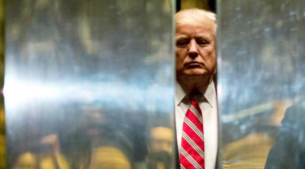 Donald Trump aborda el ascensor eDonald Trump aborda el ascensor en el lobby de la torre TrumDonald Trump aborda el ascensor en el lobby de la torre Trump. Foto: AFPDonald Trump aborda el ascensor en el lp. Foto: AFPn el lobby de la torre Trump. Foto: AFP