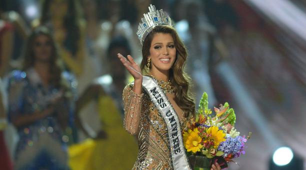 La francesa Iris Mittenaere, de 24 años, fue coronada como Miss UNiverso. Foto: AFP