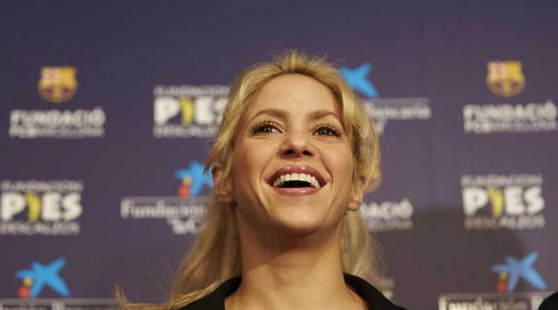 La cantante Shakira Mebarak, fundadora de la Fundación Pies Descalzos, durante la presentación del proyecto para construir una escuela. Foto: EFE