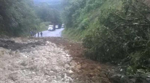 Foto cortesía de MTOP del deslizamiento de tierra en la vía Calacalí km 70.