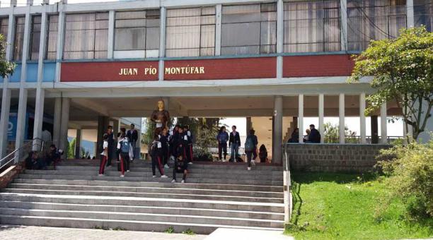 El Colegio Juan Pío Montúfar cumple 75 años de fundación. Foto: Santiago Ponce / ÚN