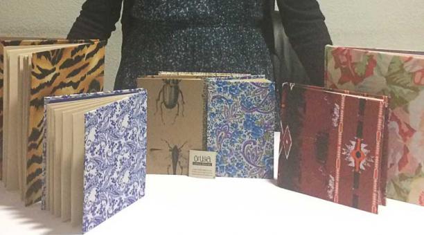 Cuadernos,  libretas, álbumes son el fuerte del negocio de Gabriela Toro, la fundadora de Oruga. Foto: ÚN