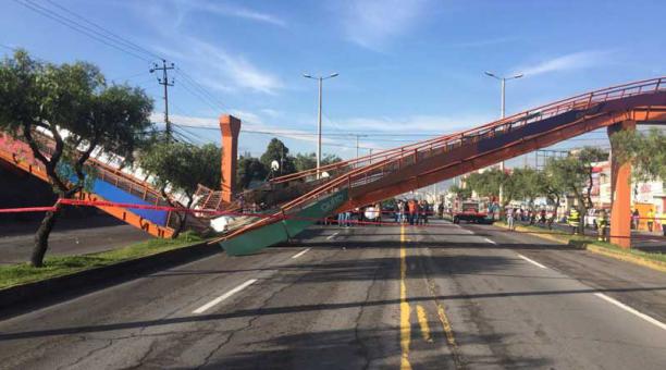 El puente de la avenida 10 de agosto y Tufiño. Foto: Paúl Rivas / ÚN