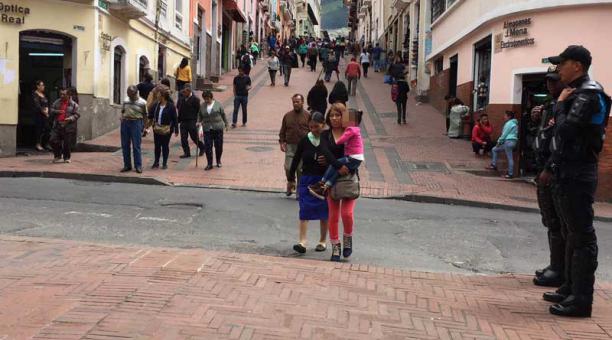 En el Centro Histórico de Quito, como en La Marín, hay harta presencia de policías metropolitanos. Foto: Ana Guerrero / ÚN