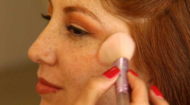 El maquillaje ahora se vuelca a una nueva moda: mostrar las pieles con pecas como signo de frescura y naturalidad.