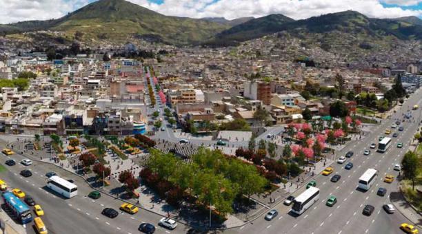 Un bulevar y una plaza se ubicarán en donde al momento funciona el redondel conocido como La Atahualpa. Foto: ÚN