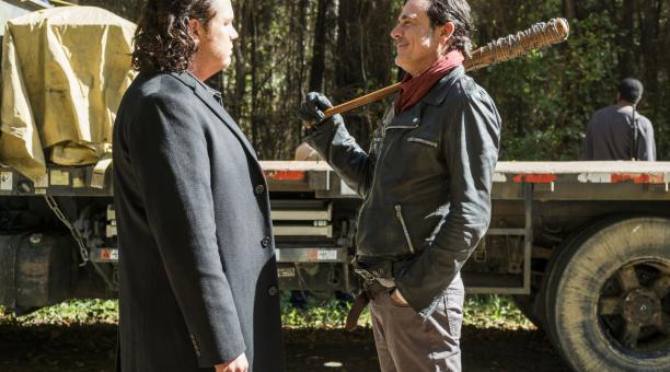 Josh McDermitt (izq.) y Jeffrey Dean Morgan en la séptima temporada de The Walking Dead (2010). Foto: IMDB