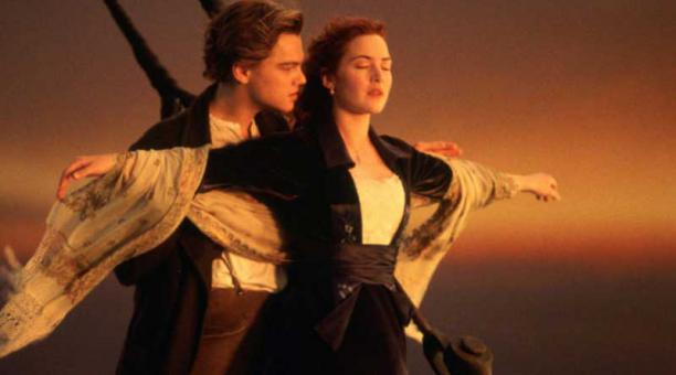 Leonardo DiCaprio y Kate Winslet en una escena de 'Titanic'. Foto: Captura de pantalla