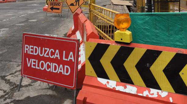 Desde las 22:00 de este viernes 28 de julio del 2017 se cerrarán dos carriles de la Eloy Alfaro en el sector de La Pradera. Foto: ÚN