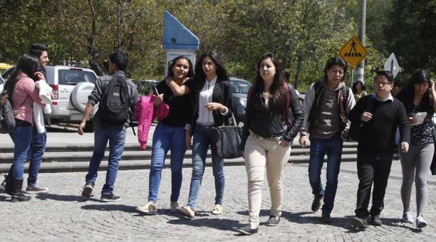 Miles de estudiantes quieren estudiar en las universidades capitalinas. Foto: Referencial