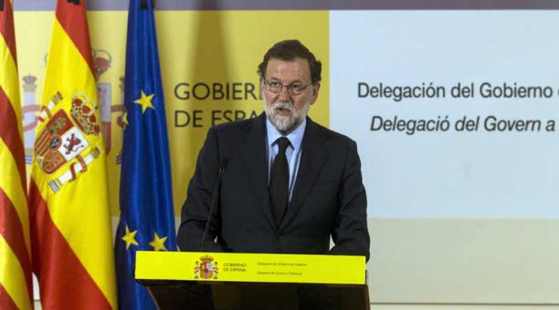 El presidente del Gobierno, Mariano Rajoy, durante la declaración institucional realizada en la Delegación del Gobierno en Cataluña tras el atentando terrorista. Foto: Quique García / EFE