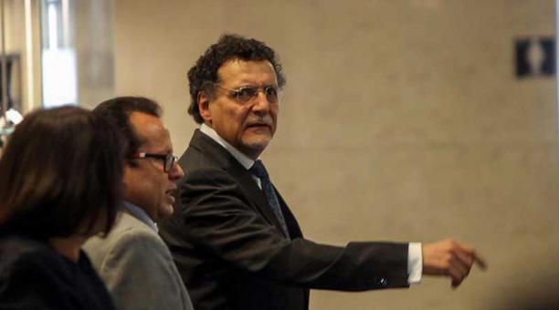 El Contralor Pablo Celi acudio a la comision de Fiscalizacion de la Asamblea. Foto: Julio Estrella / ÚN