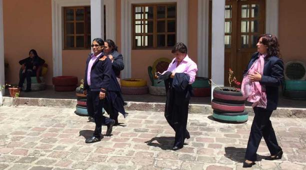 Hasta la casa donde se hospedan las madres que vivían en el Colegio María de Nazaret llegaron docentes del plantel. Foto: Ana Guerrero / ÚN