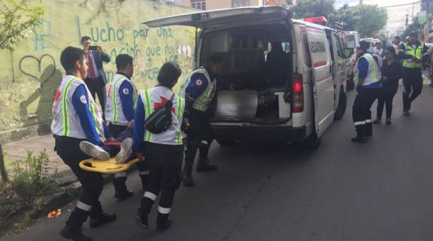 Seis estudiantes de la Unidad Educativa Santa Mariana de Jesús resultaron heridos en un accidente de tránsito. Foto: Paúl Rivas / ÚN