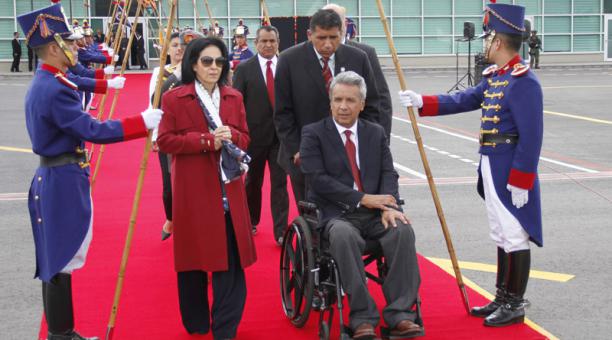 El presidente Lenín Moreno y su esposa Rocío González viajaron, ayer, para participar en la Asamblea de la ONU, en EE.UU. Foto: Cortesía Presidencia