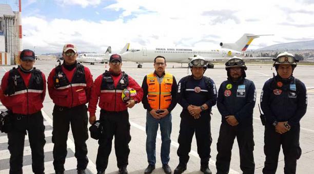 Los bomberos de Quito arribaron a la ciudad de Latacunga. Foto: Cortesía de la SGR.