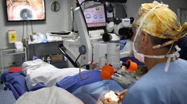 Las cirugías se realizan con el apoyo de médicos que llegaron de EE.UU. Foto: Daniel Romero / ÚN
