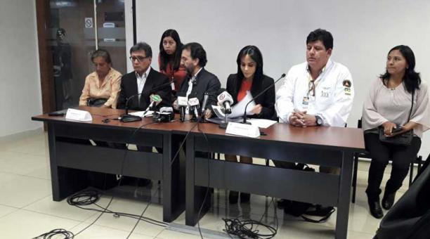 Los asambleístas dieron una rueda de prensa respecto al tema de los Quito Cables. Foto: Daniel Romero