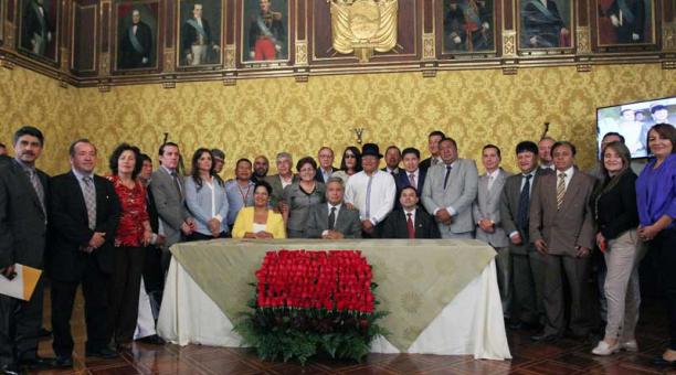 El presidente de la República, Lenín Moreno, recibió el apoyo de ex integrantes de la Asamblea Constituyente. Foto: Secom