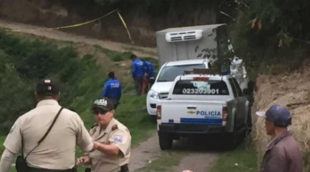 El cadáver de una mujer fue hallado en una quebrada del barrio San Alfonso Bajo, en el sector de Nuevos Horizontes, al sur de Quito. Foto: Eduardo Terán / ÚN