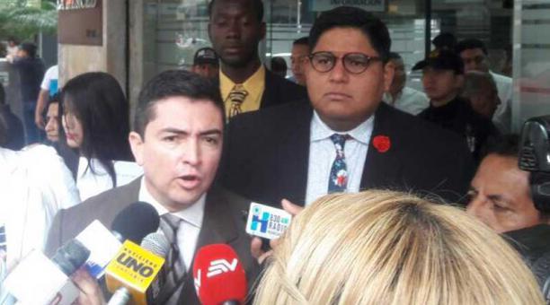 Capitán Edwin Ortega demandó por delito de odio a Rafael Correa y otros ex funcionarios. Foto: Tomada de la cuenta Twitter de Edwin Ortega