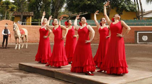 Las castañuelas son un instrumento indispensable en el baile flamenco. Su sonido combina con el zapateo del bailarín.  Fotos: Cortesía Fusión Flamenco