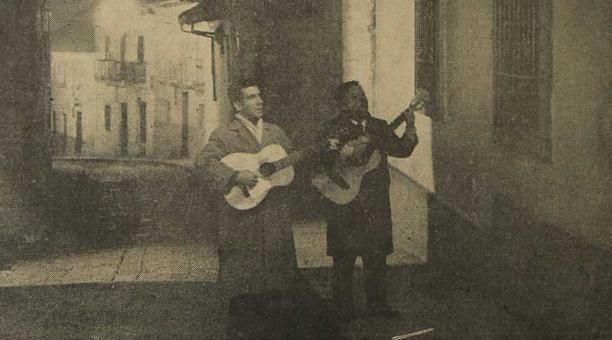 Foto de la tradicional serenata Quiteña. Archivo Últimas Noticias 1961.