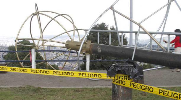 El pesebre gigante en el sector de El Panecillo está cercado ya que allí murió un ciudadano. Foto: Eduardo Teran / ÚN