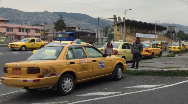 El proceso de regularización de taxis en el Distrito Metropolitano entra en la recta final. Foto: Betty Beltrán / ÚN