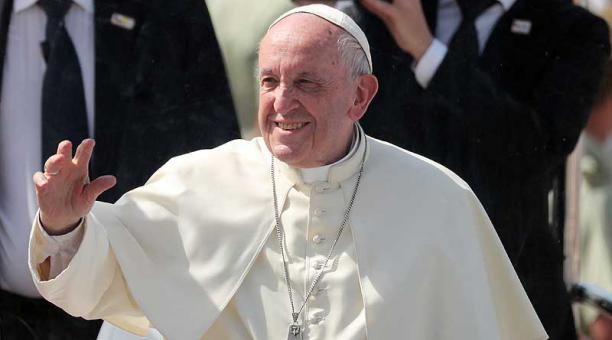 Es la primera vez que el papa Francisco casa a una pareja. Foto: EFE