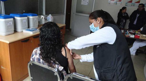 Las vacunas para la influenza están disponibles en todos los establecimientos de salud del país. Foto: archivo ÚN