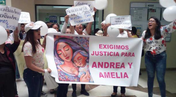 Familiares de las niñas protestaron el jueves. Foto: Andrés García / ÚN