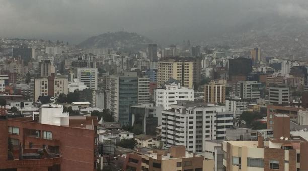Hoy miércoles 28 de marzo del 2018 se registraron fuertes lluvias en varios sectores de Quito. Foto: Eduardo Terán / ÚN