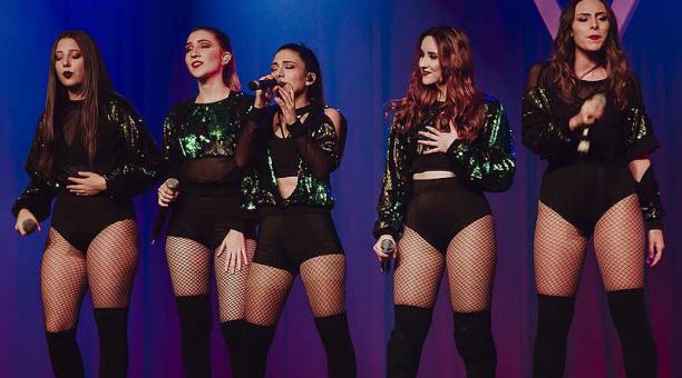 Las cinco chicas que conforman esta agrupación se presentan esta semana en el escenario de la Casa de la Música, en Quito. Foto: Cortesía