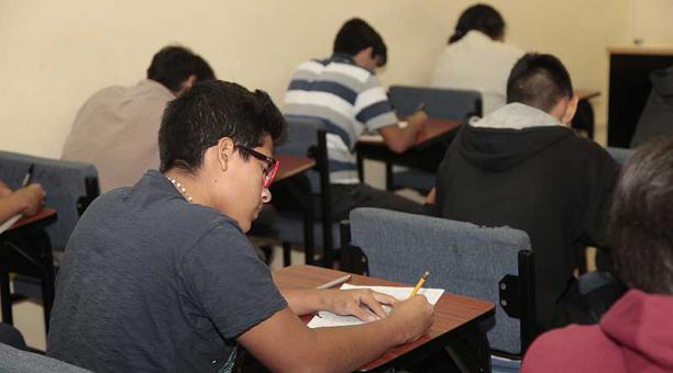 Las pruebas Ser Bachiller son requisito para graduarse del Colegio. Foto: Mario Faustos, archivo / ÚN
