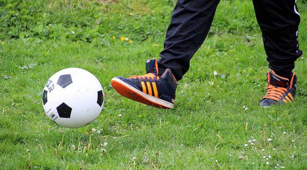 Imagen referencial. Hasta el 30 de abril puede inscribirse para los talleres de fútbol. Foto: Pixabay